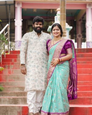 Shiva Jyothi Instagram - కొత్త సంవత్సరం శుభాకాంక్షలు అందరికి 2025 🤩🤩

couple outfits by @southtraditionalsarees ❤️

pics @thehashtag_photography 💕

#newpost #instagram #instagood #newyear #celebration #wshingyouonlythebest #2025 #postivevibes