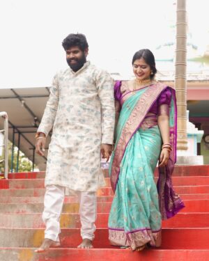 Shiva Jyothi Instagram - కొత్త సంవత్సరం శుభాకాంక్షలు అందరికి 2025 🤩🤩

couple outfits by @southtraditionalsarees ❤️

pics @thehashtag_photography 💕

#newpost #instagram #instagood #newyear #celebration #wshingyouonlythebest #2025 #postivevibes