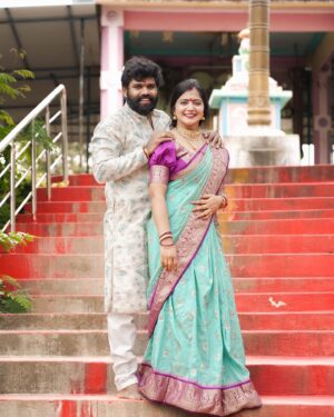 Shiva Jyothi Instagram - కొత్త సంవత్సరం శుభాకాంక్షలు అందరికి 2025 🤩🤩

couple outfits by @southtraditionalsarees ❤️

pics @thehashtag_photography 💕

#newpost #instagram #instagood #newyear #celebration #wshingyouonlythebest #2025 #postivevibes
