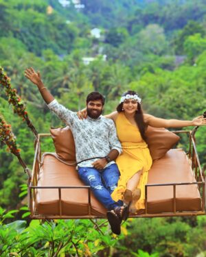 Shiva Jyothi Instagram - Swinging into paradise at Bali Swing!”🤩
#baliday2 
#baliswing #baliswingubud
#baliswings #realbaliswing #swingbali #baliadventure #balitravel #balilife #baliview #explorebali #couplegoals #travelcouple #coupletravel #adventurecouple
#romanticgetaway #lovetravel
#coupleadventure #togetherweexplore #couplegoals #relationshipgoals #jyothakka #shivajyothi