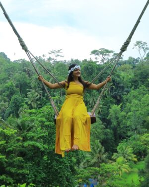 Shiva Jyothi Instagram - Swinging into paradise at Bali Swing!”🤩
#baliday2 
#baliswing #baliswingubud
#baliswings #realbaliswing #swingbali #baliadventure #balitravel #balilife #baliview #explorebali #couplegoals #travelcouple #coupletravel #adventurecouple
#romanticgetaway #lovetravel
#coupleadventure #togetherweexplore #couplegoals #relationshipgoals #jyothakka #shivajyothi