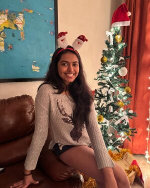 Shivani Rajashekar Instagram - Tis the season to be jolly 💫🥳🧿🧿🧿
Merry Christmas Ya’ll ❤️