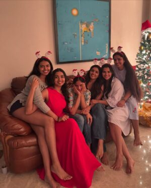 Shivani Rajashekar Instagram - Tis the season to be jolly 💫🥳🧿🧿🧿
Merry Christmas Ya’ll ❤️