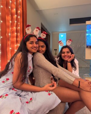 Shivani Rajashekar Instagram - Tis the season to be jolly 💫🥳🧿🧿🧿
Merry Christmas Ya’ll ❤️