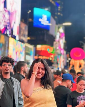 Shivani Rajashekar Instagram - #tbt Diwali at Times Square 🎇