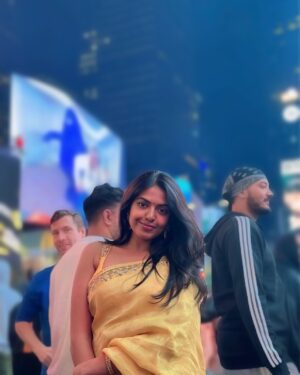 Shivani Rajashekar Instagram - #tbt Diwali at Times Square 🎇