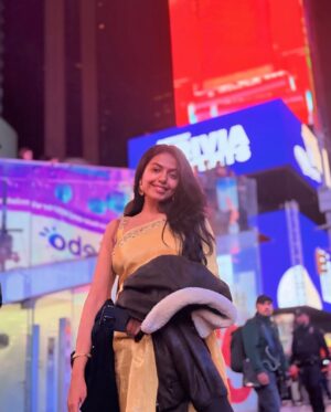 Shivani Rajashekar Instagram - #tbt Diwali at Times Square 🎇