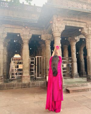 Shivika Rishi Instagram - Saal ka pehla somvaar Mahakal ke Sath🕉️🔱🙏
#allaboutyesterday #blessed🙏 

#monday #instagram #mahakal #2025 #blessed🙏