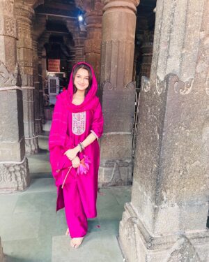 Shivika Rishi Instagram - Saal ka pehla somvaar Mahakal ke Sath🕉️🔱🙏
#allaboutyesterday #blessed🙏 

#monday #instagram #mahakal #2025 #blessed🙏
