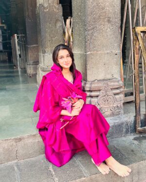Shivika Rishi Instagram - Saal ka pehla somvaar Mahakal ke Sath🕉️🔱🙏
#allaboutyesterday #blessed🙏 

#monday #instagram #mahakal #2025 #blessed🙏