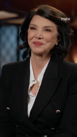 Shohreh Aghdashloo Instagram - If I could advise my younger self, I would say to enjoy life and prioritize rest over work. Travel and pursue higher education diligently. Most importantly, always smile, as it’s contagious.

اگر میتوانستم نصیحتی به خودم در جوانی بکنم می گفتم، از زندگی ات لذت ببر، کار کن تا زندگی کنی، نه اینکه زندگی کنی تا کار کنی. تا میتونی برو تعطیلات و استراحت کن. تحصیلات عالیه خیلی مهمه، همه تلاش ات را بکن. این همون چیزی که ۴۵ سال پیش وقتی به انگلستان رسیدم به خودم گفتم. ولی از همه مهم‌تر همیشه لبخند بزن چون واگیر داره

#ThePenguin