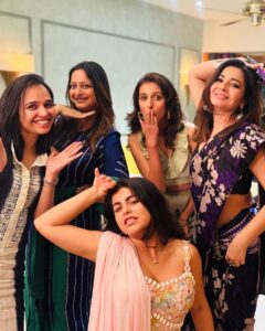 Actress Shonali Nagrani HD Photos and Wallpapers December 2024