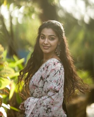 Shravnitha Srikanth Instagram - There is elegance in simplicity..... 

@jeru_bridal_studioo 
@sesha_bridalwear 
@divin_dop 

#shootout #saree #potraitphotography #post #india #explore #selflove