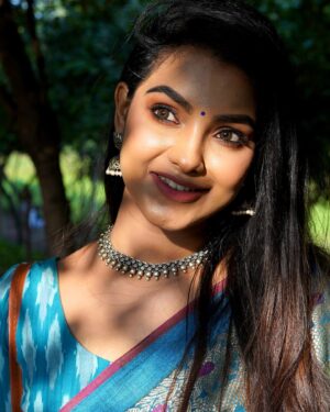 Shravnitha Srikanth Instagram - 💙💙💙

Mua @kalaiartistry 
Photography @redwood_photographyy 

#unedited #selflove #saree