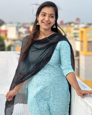 Shravnitha Srikanth Instagram - Beautiful kurthis from @taashitrendz 
Pc @jahnu_2204 

#outfit #collab #paid #paidcollaboration #collaboration #post #selfcare #selflove #love #picture #pictureoftheday #picoftheday #nature #photography #potraitphotography