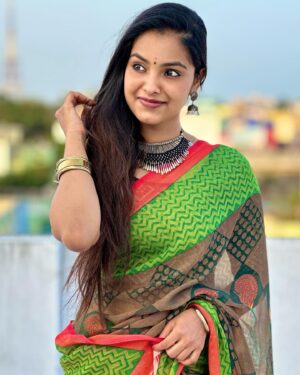 Shravnitha Srikanth Instagram - My love for saree just never ends!!!!

Pc @jahnu_2204 

#saree #sareelove #casual #explore