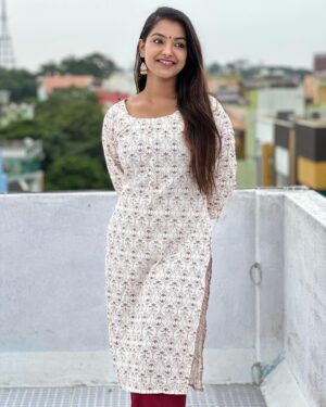 Shravnitha Srikanth Instagram - Beautiful kurthis from @taashitrendz 
Pc @jahnu_2204 

#outfit #collab #paid #paidcollaboration #collaboration #post #selfcare #selflove #love #picture #pictureoftheday #picoftheday #nature #photography #potraitphotography