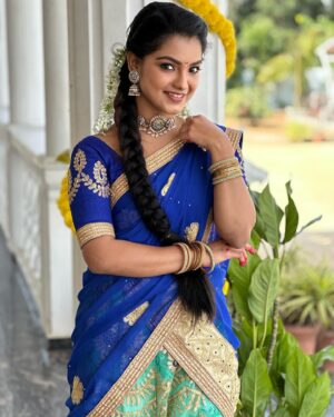 Shravnitha Srikanth Instagram - Happy new year everyone 😍😍😍

Some clicks on the set😁

#newyear #newyearnewme #set #pic #picture