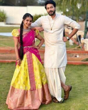 Shravnitha Srikanth Instagram - Happy Sankranthi/Pongal to all❤️

From the sets of #jabillikosamaakashamalle 

Outfit @mkr_pattu_sarees_wholesale 

#pongal #sankranthi #set