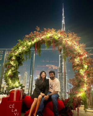 Shreya Anchan Instagram - Happy birthday pondati ❤️🧿💫🎂
Nobody on earth can make me feel the way you do 🥰
You’re the most beautiful gift that life has given me … you complete me in every way..😍
may your birthday be as wonderful as you are❤️
I’ll always love you with all that i have and more😘❤️♾️🧿

.
.
.
#sidhushreya #birthdaycelebration #dubai #burjikhalifa #dubaidairies