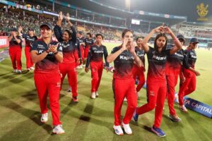 Shreyanka Patil Instagram - Bangalore, you were simply amazing! We are the luckiest girls in the world! Your support through good and bad times is something we value a lot. I can’t wait to play at the Chinnaswamy again and hopefully do better next time 😊 #RCB #thebestfans