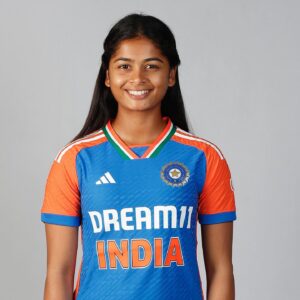 Shreyanka Patil Instagram - So incredibly proud to wear this jersey. Watching the celebrations this evening makes me realise how lucky I am to wear the India colours. Can’t wait to win the women’s World Cup and experience this love! #India #inspired #grateful