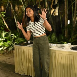 Shreyanka Patil Instagram - If I were an umpire, I would have done so much over acting while giving decisions. How do they keep a straight face all the time? 😬 #natakacompany