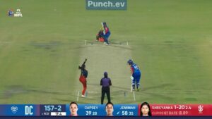 Shreyanka Patil Instagram - ICYMI ‼️

@shreyanka_patil31 breaking the 97 run stand between Jemimah Rodrigues and Alice Capsey

#TATAWPL | #DCvRCB