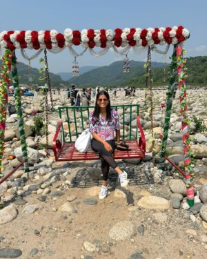 Shreyanka Patil Instagram - Here’s the contest! There are 6 pictures. I need you to tell me where these 6 pictures are taken! There’s a clue within the pic or from my earlier posts. First with all the correct answers will get a personally autographed cap couriered to them 😬 

1. Bengaluru
2. ⁠ 
3. ⁠ 
4. ⁠ 
5. ⁠ 
6.