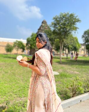 Shruthi Selvam Instagram - Hello 2025!!! ♥️ #shruthiselvam 

#2025 #newyear