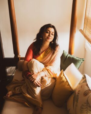 Shruti Ramachandran Instagram - Hi Onasadhya, 

Wru?

Regards,
Me

📸@premsampaul 
@keepitstylish_by_ammu @styledbyammu 
@muabygeethumanu 
@thousandthreads.india