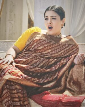 Shruti Rawat Instagram - Kuch zada hi Candid 😂 📸 @saeebarve_ #yehrishtakyakehlatahai #yrkkh