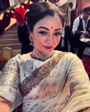Shruti Rawat Instagram - Seedhi Saadhi Shareef Main😉 #yehrishtakyakehlatahai #yrkkh