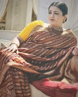 Shruti Rawat Instagram - Kuch zada hi Candid 😂 📸 @saeebarve_ #yehrishtakyakehlatahai #yrkkh