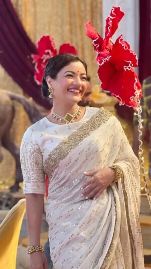 Shruti Rawat Instagram - The Beautiful Costumes of Rishta, This Song And My Amateur Editing Skills.. n lots of free time BTS 😂 Results in this Masterpiece 🤣😂🤣