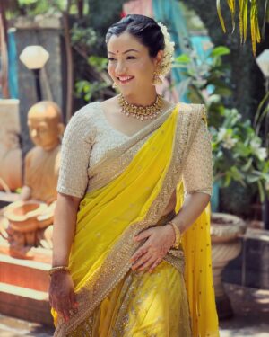 Shruti Rawat Instagram - ⭐️💛