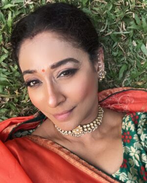 Shruti Ulfat Instagram - One with myself… 🧡💚