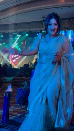 Shubhi Sharma Instagram - Superb song @singhpawan999  enjoy with my beautiful friends @anjana_singh_ @smritysinha_official 

#shubhisharma #pawansingh #bhojpuri #bhojpuri_song #bhojpuriactress #viralreels #pageexplore