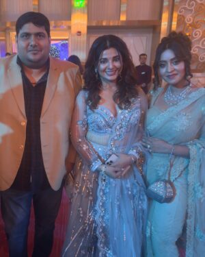 Shubhi Sharma Instagram - Superb time with my friends 

 Thank you my dress designer @vidyamourya096 

#marriage #friends #happy #bhojpuriactress #shubhisharma