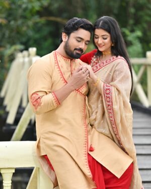 Shweta Bhattacharya Instagram - SWRU(Sweta Rubel)❤️
Makeup @withlovesuranjan 
Photographer @arindumbhattacharjee 
Styled by @rudra_saha_official 
Wardrobe @biki_couture