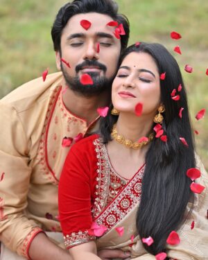 Shweta Bhattacharya Instagram - SWRU(Sweta Rubel)❤️
Makeup @withlovesuranjan 
Photographer @arindumbhattacharjee 
Styled by @rudra_saha_official 
Wardrobe @biki_couture