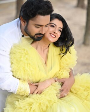 Shweta Bhattacharya Instagram - ❤️❤️
Photography @arindumbhattacharjee 
Makeup @withlovesuranjan 
Styled by @rudra_saha_official 
Wardrobe @biki_couture