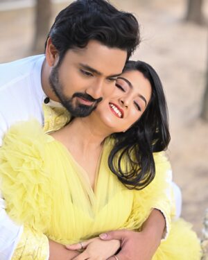 Shweta Bhattacharya Instagram - ❤️❤️
Photography @arindumbhattacharjee 
Makeup @withlovesuranjan 
Styled by @rudra_saha_official 
Wardrobe @biki_couture