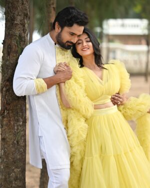 Shweta Bhattacharya Instagram - ❤️❤️
Photography @arindumbhattacharjee 
Makeup @withlovesuranjan 
Styled by @rudra_saha_official 
Wardrobe @biki_couture