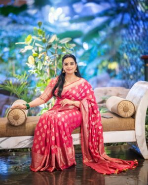 Shweta Menon Instagram - Camera : @sarath_photoartist 
Stylist : @tharunya_vk 
MUA : @amal_ajithkumar
Wardrobe: @andloo_sarees 
Accessoires: @crafteria_divyas