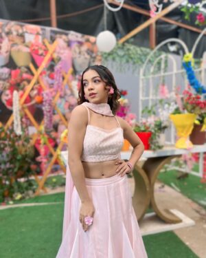 Simran Budharup Instagram - Dreaming Of Love And Flowers 🌹🌸

#Lehenga #flower #cute #pink #favourite #happy happyvibes #trending #indianoutfit #follow #explore