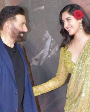 Simrat Kaur Instagram - Happiest birthday to the one and only Tara singh  @iamsunnydeol ♥️♥️♥️…. I was fortunate enough to share screen with you sir may you always stay blessed and healthy