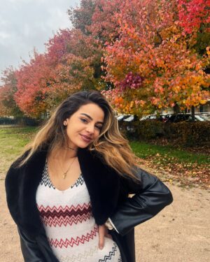 Sindy Michelle Claudia Auvity Instagram - Mini dump fun dump 🫶🏽
Comment ça va mes puces ? On tiens le coup en novembre ? 🤍