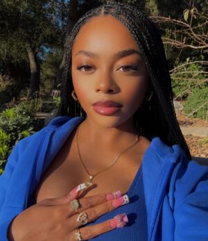 Skai Jackson Instagram - Nature’s garden 🪷🌿