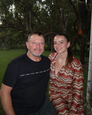 Skye Nicolson Instagram - Merry Christmas to you & yours, from me & mine 🇦🇺❤️💚🎄